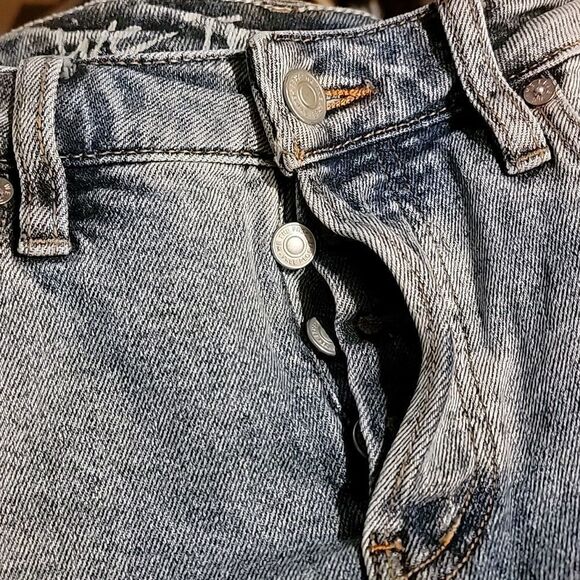 We The Free Raw Hem Avery Bermuda Denim Shorts size 26 - Picture 8 of 8